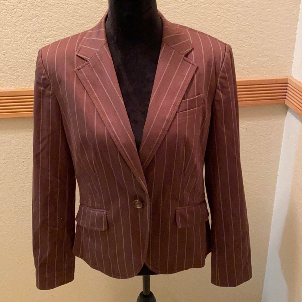 Worthington brown pinstripe long sleeve blazer!!